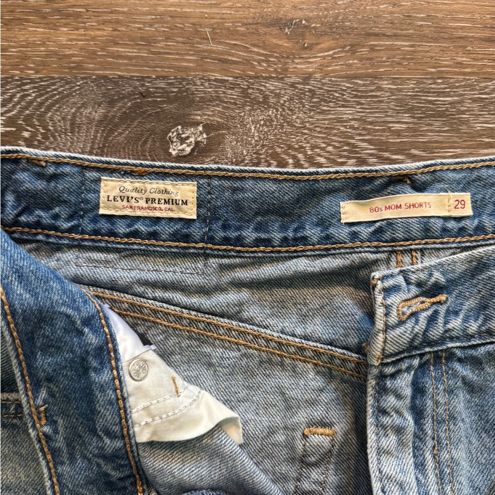Levi's 80s Mom Shorts size 29 - Picture 2 of 3